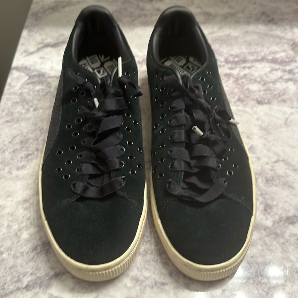 Puma suede sneakers. Size 7.5. Black.